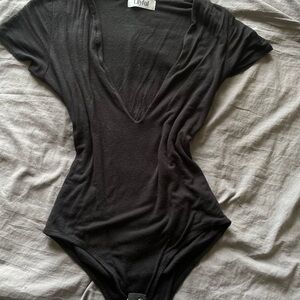 Yuu Black V-Neck Bodysuit